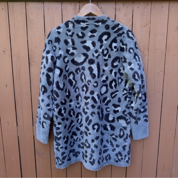 Evolution by Cyrus | NWT Size Small Slate Cheetah Fuzzy Cardi From Stitch Fix - Picture 3 of 16